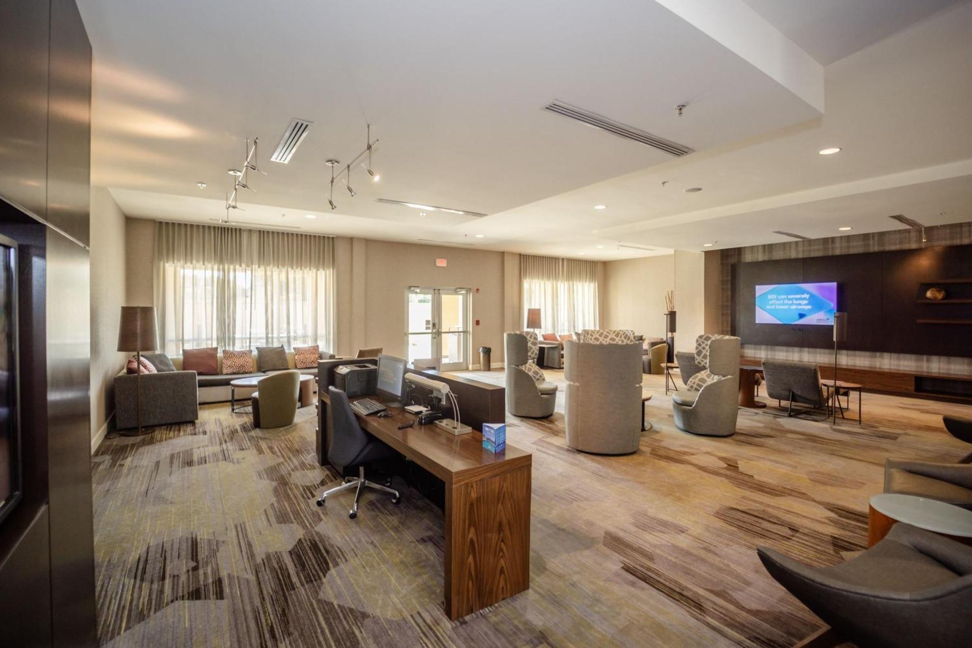 Courtyard By Marriott Somerset Bagian luar foto