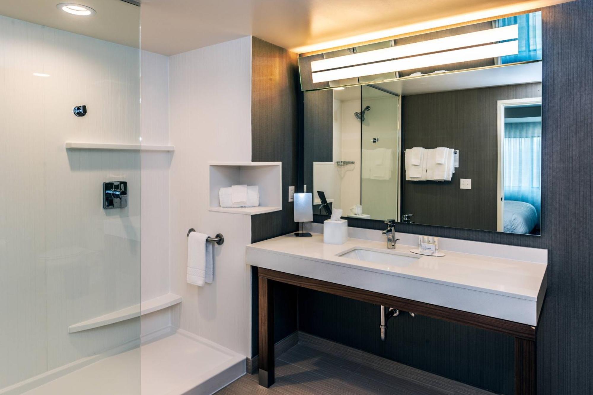 Courtyard By Marriott Somerset Bagian luar foto