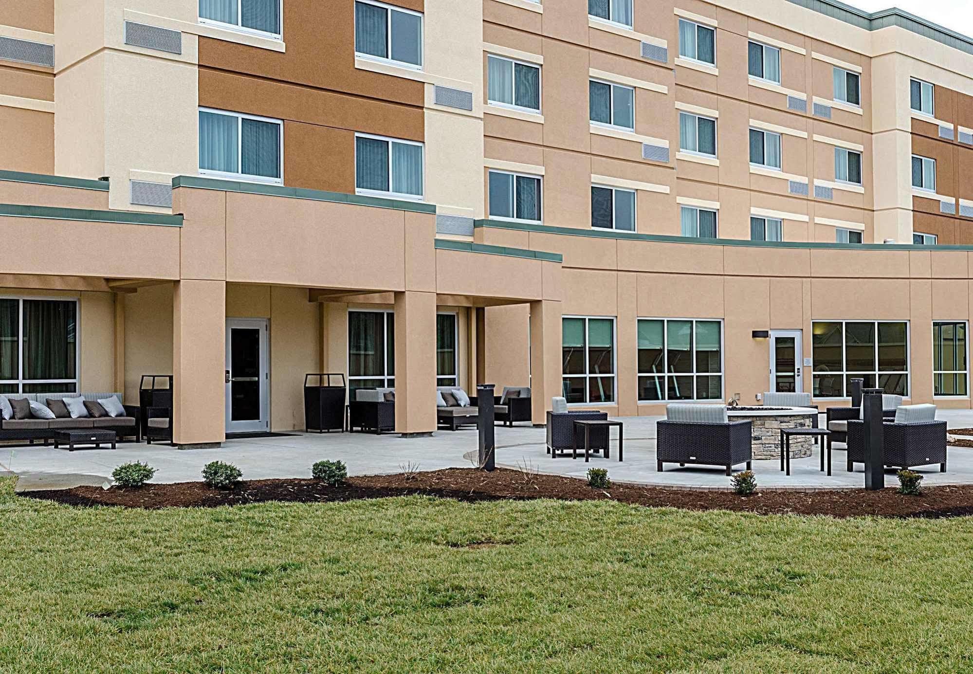 Courtyard By Marriott Somerset Bagian luar foto