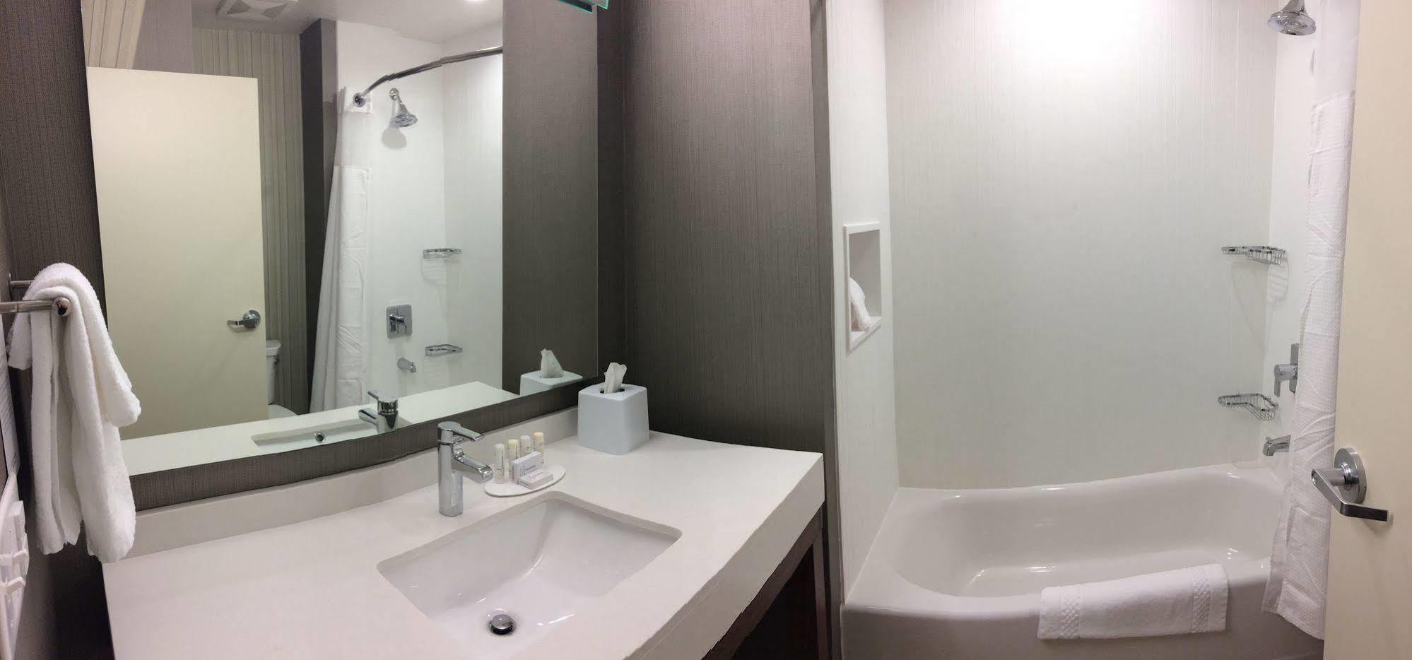 Courtyard By Marriott Somerset Bagian luar foto